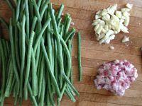 肉沫煸豇豆的做法步骤2